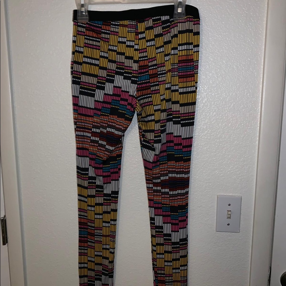 Colorful leggings used but in good conditions.
